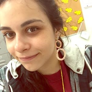 Meet your Posher, Alexsandria